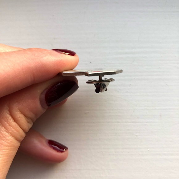 Vintage Boston Red Sox baseball jersey lapel pin - Picture 5 of 6